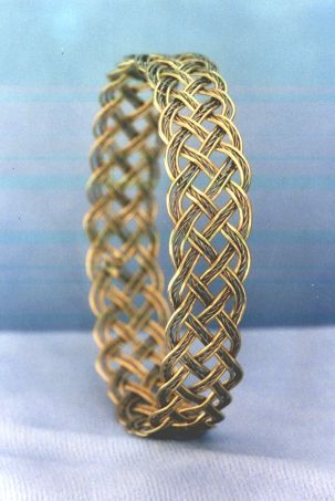 5x29 combination solid and twist, 18K.